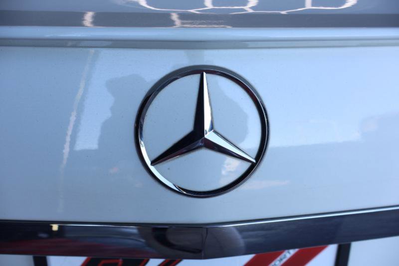 Used 2012 Mercedes-Benz E 350 4MATIC Sedan image 9