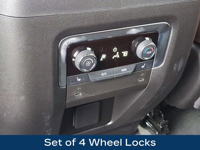 Used 2025 Chevrolet Tahoe High Country AWD/4WD image 17