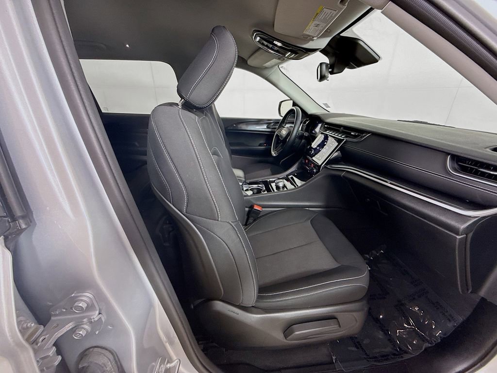 Used 2022 Jeep Grand Cherokee L Laredo w/ Luxury Tech Group I AWD/4WD image 35
