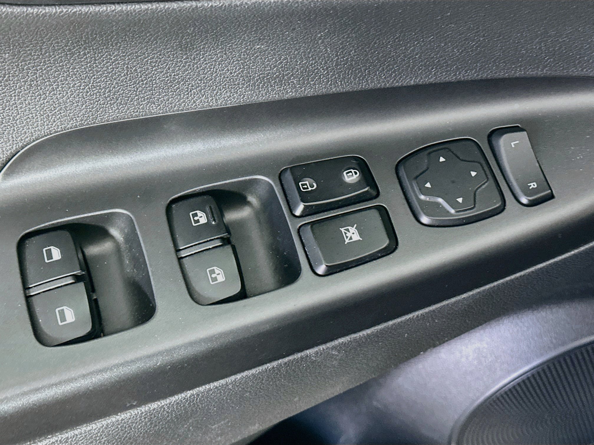 Used 2020 Hyundai Kona SEL AWD/4WD image 15