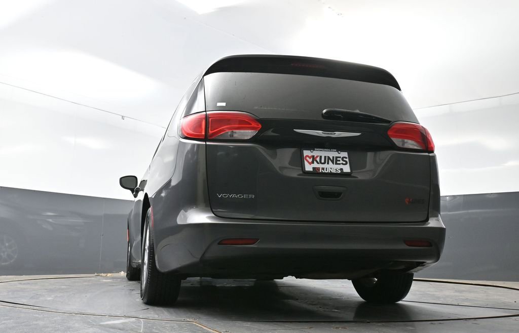 Used 2023 Chrysler Voyager LX FWD image 54