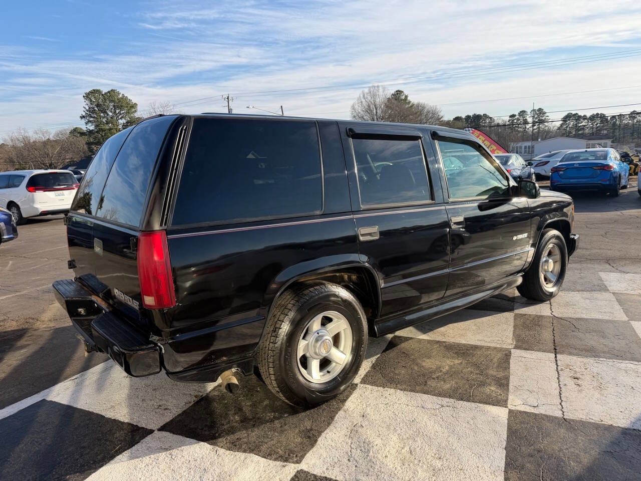 Used 2000 Chevrolet Tahoe Limited w/ Comfort & Security Pkg image 4