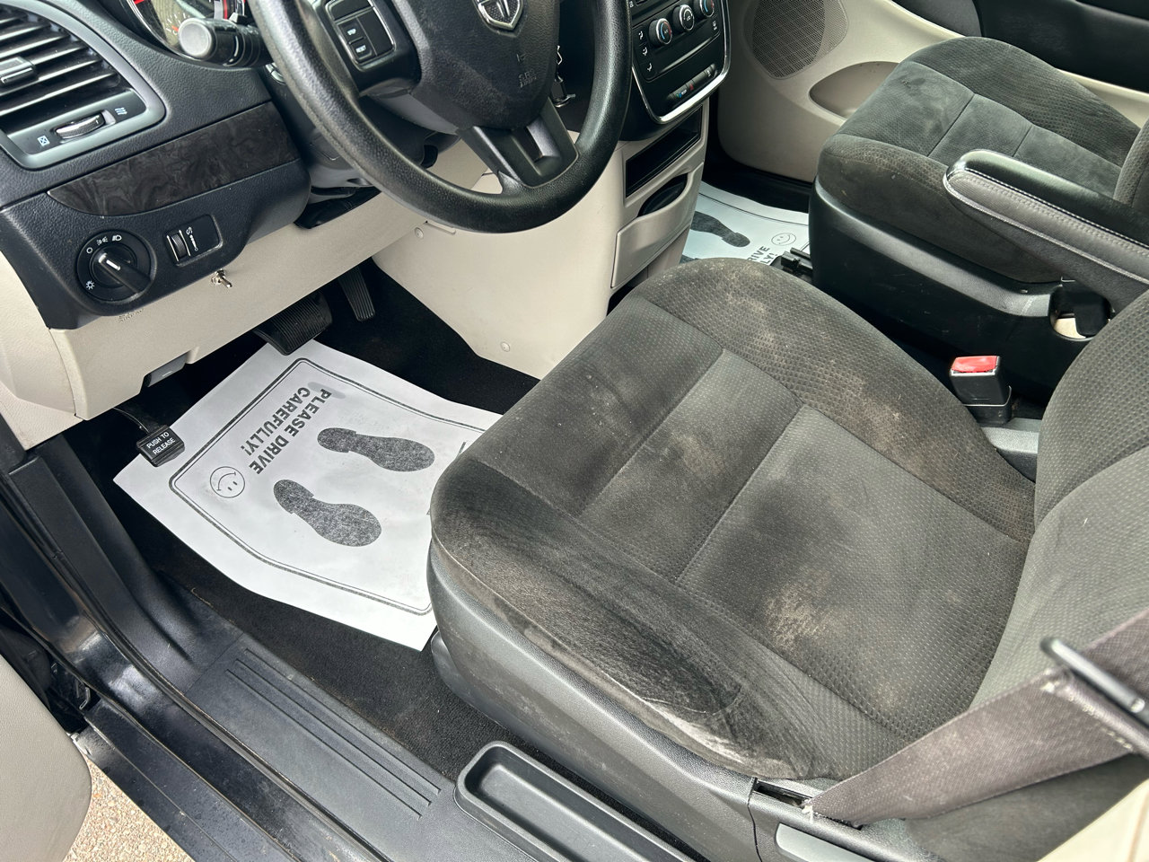 Used 2016 Dodge Grand Caravan SE image 10