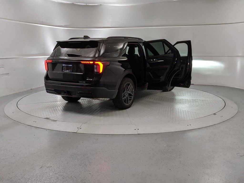New 2025 Ford Explorer ST-Line w/ ST-Line Street Pack image 9