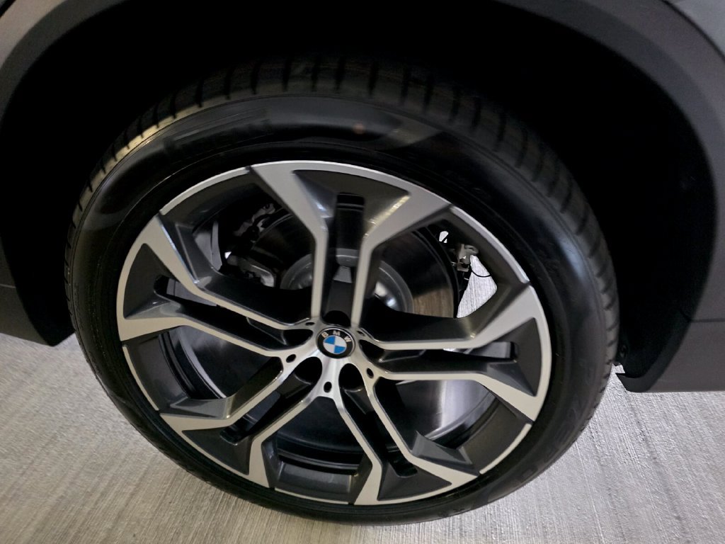 New 2026 BMW X5 xDrive40i w/ Climate Comfort Package AWD/4WD image 6