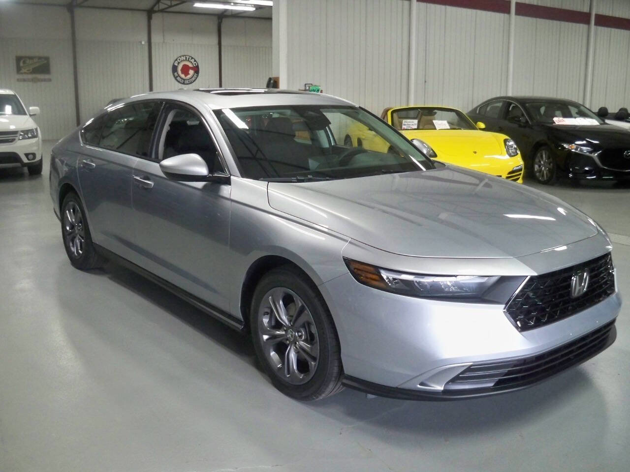 Used 2024 Honda Accord EX image 3