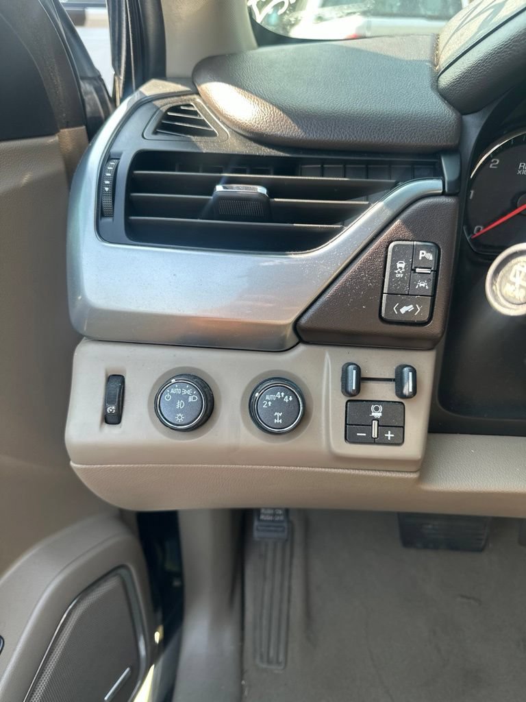 Used 2020 Chevrolet Suburban Premier w/ RST 6.2L Performance Edition AWD/4WD image 17