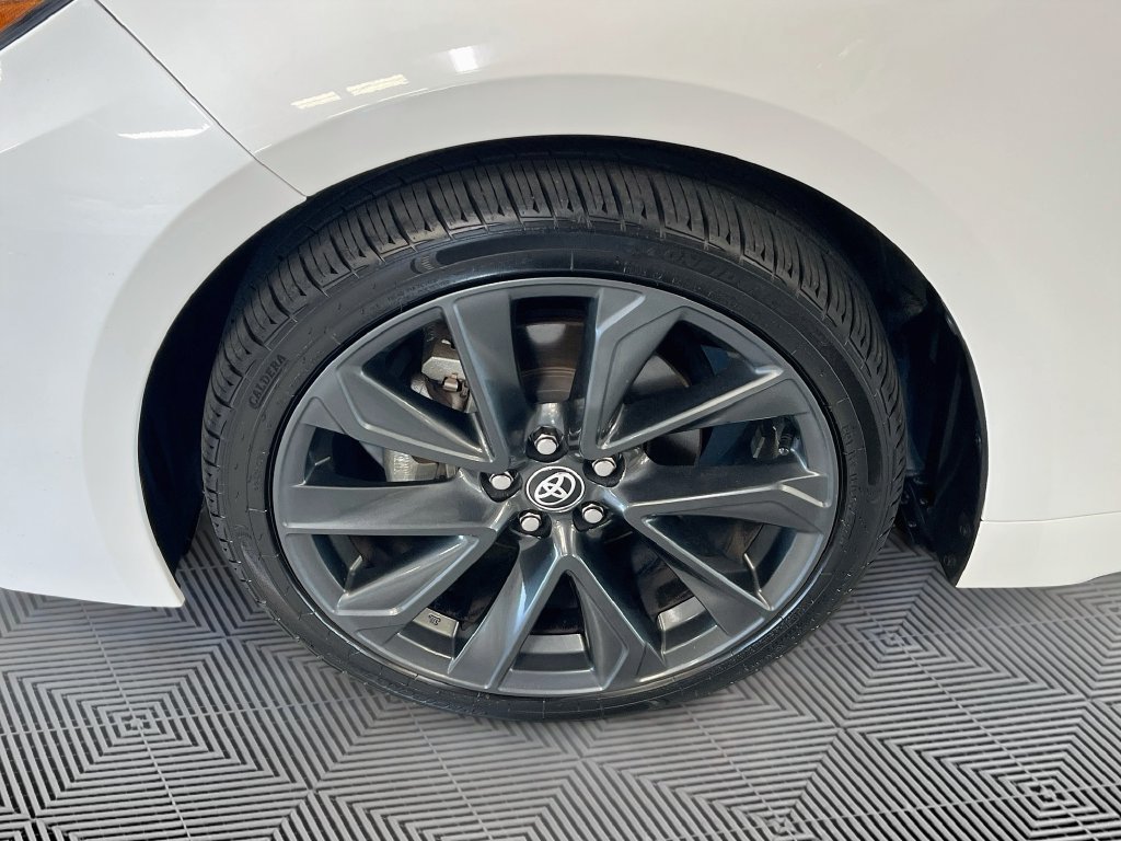 Used 2024 Toyota Corolla SE w/ SE Convenience Package FWD image 28