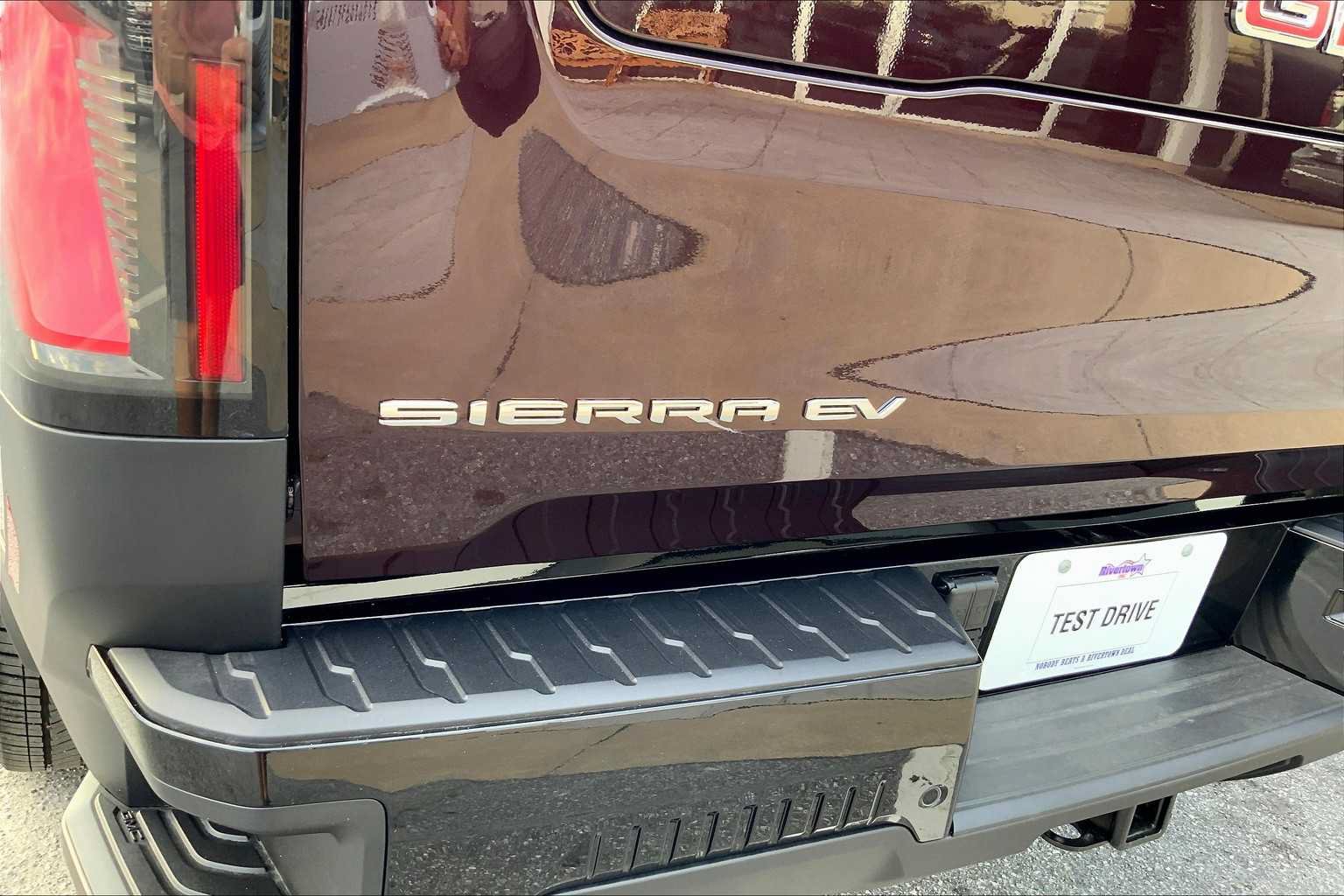New 2026 GMC Sierra EV Elevation w/ Premium Package AWD/4WD image 15