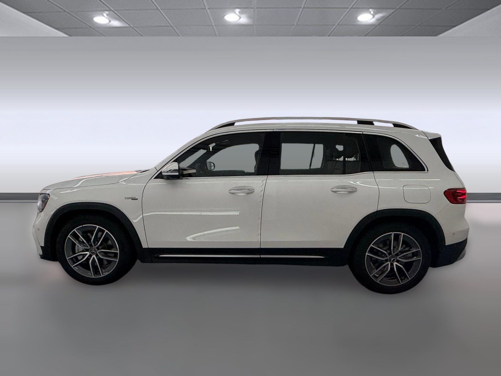 New 2026 Mercedes-Benz GLB 35 AMG 4MATIC image 2