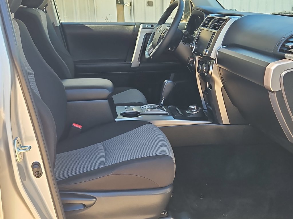 Used 2023 Toyota 4Runner SR5 AWD/4WD image 29