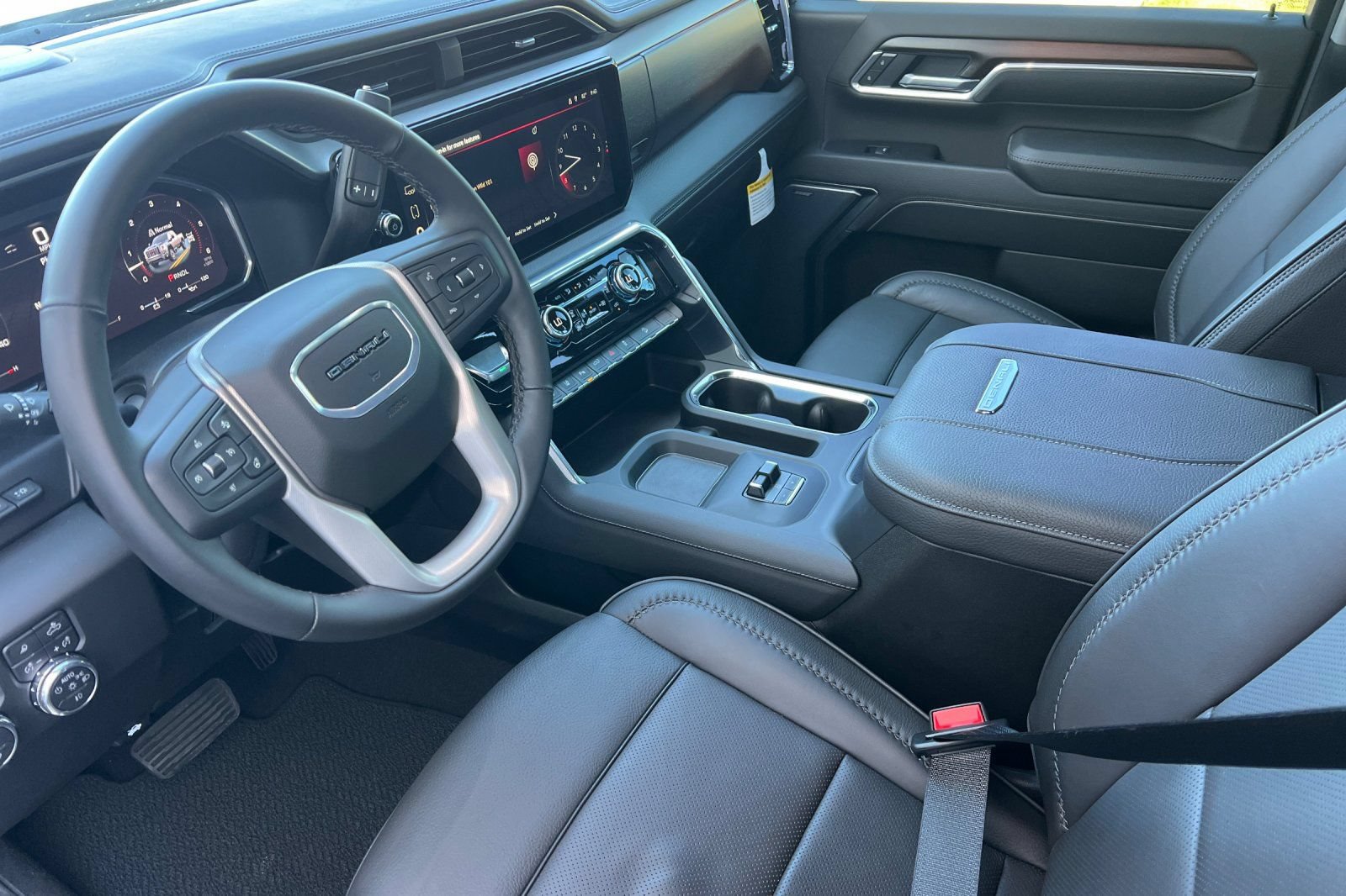 Used 2026 GMC Sierra 2500 Denali w/ Technology Package AWD/4WD image 7