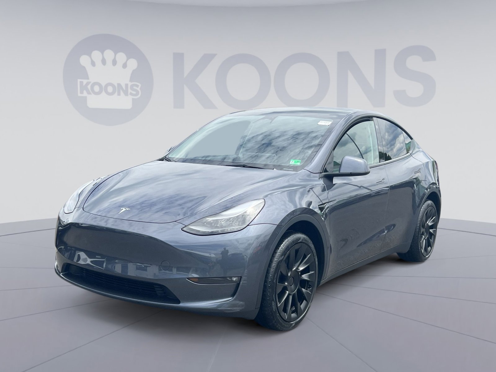 Used 2023 Tesla Model Y Long Range AWD/4WD image 1