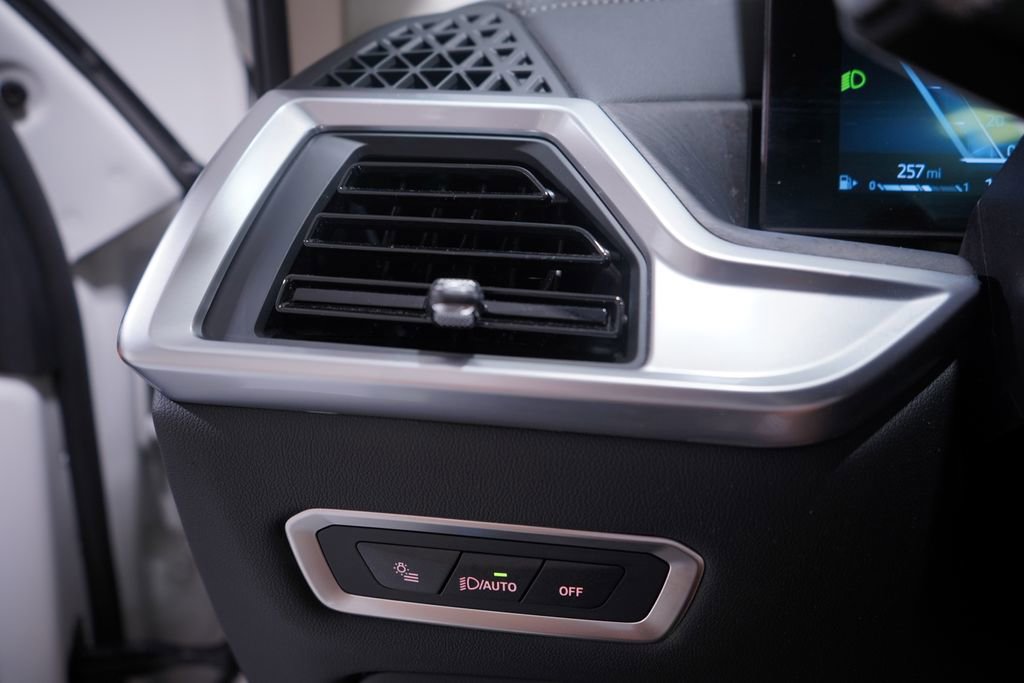 Used 2024 BMW X7 xDrive40i image 20