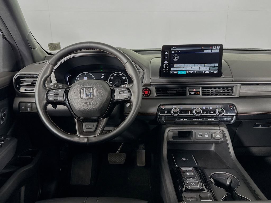 Used 2023 Honda Pilot TrailSport image 11