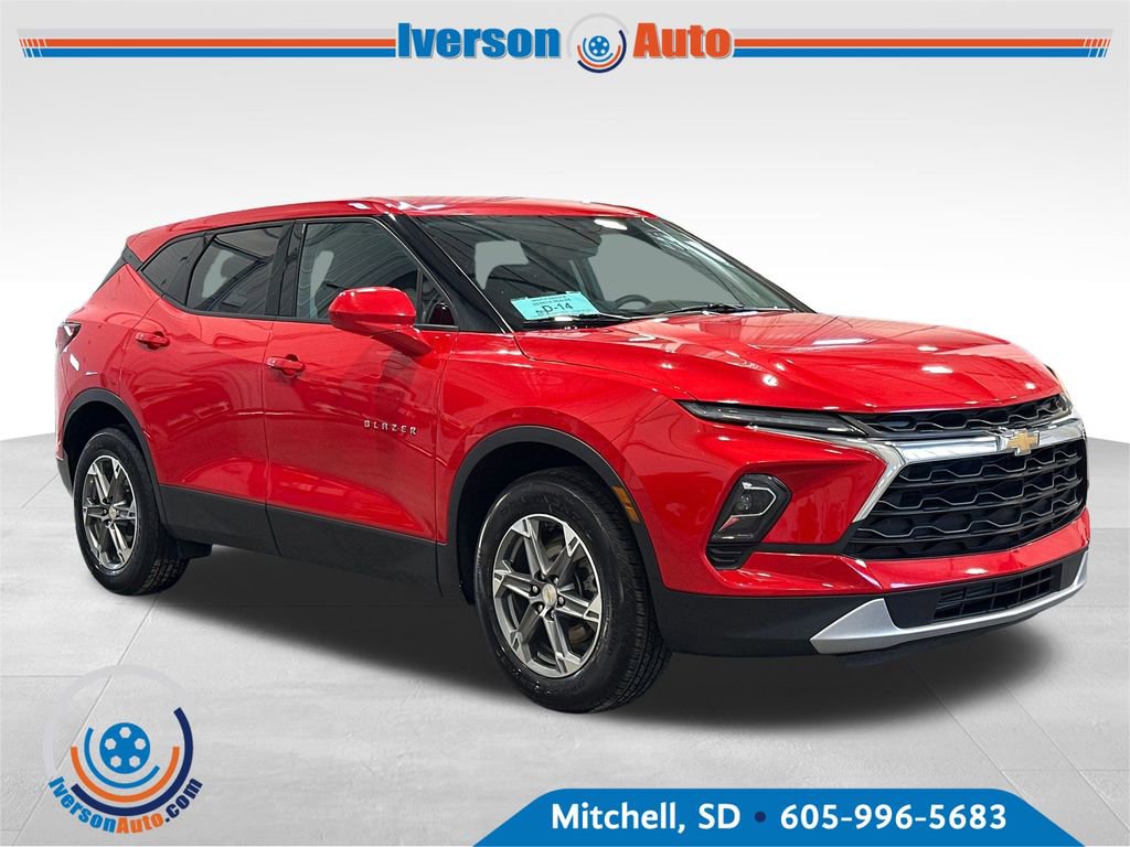 Used 2023 Chevrolet Blazer LT w/ Driver Confidence Package AWD/4WD image 1
