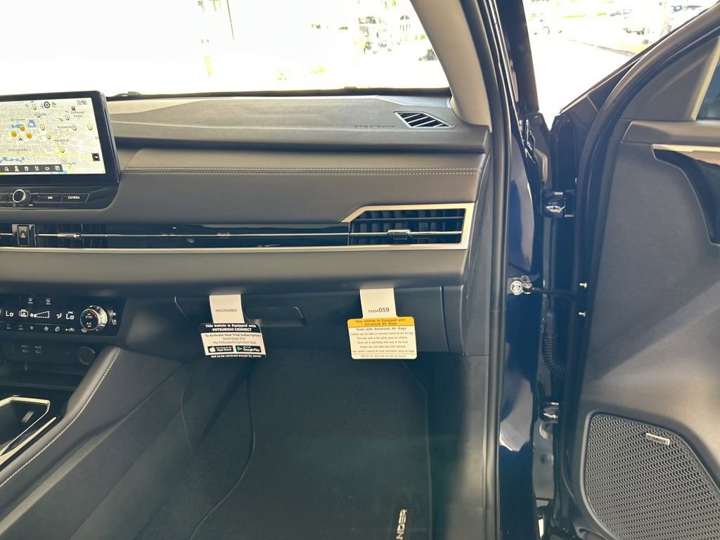 New 2025 Mitsubishi Outlander SEL image 23