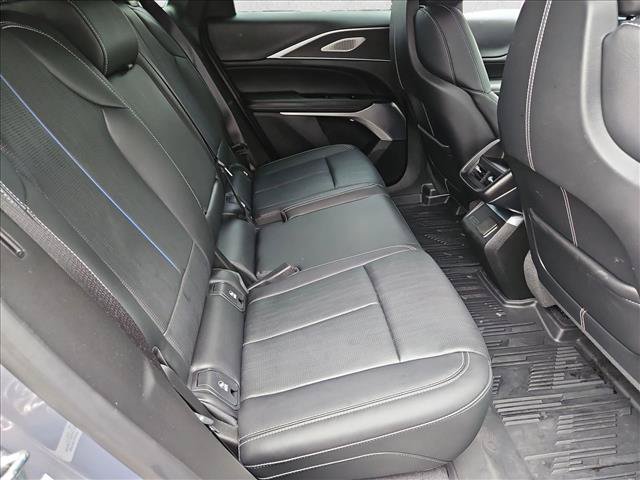 Used 2025 Cadillac Lyriq Luxury w/ LPO, Floor Liner Package RWD image 19