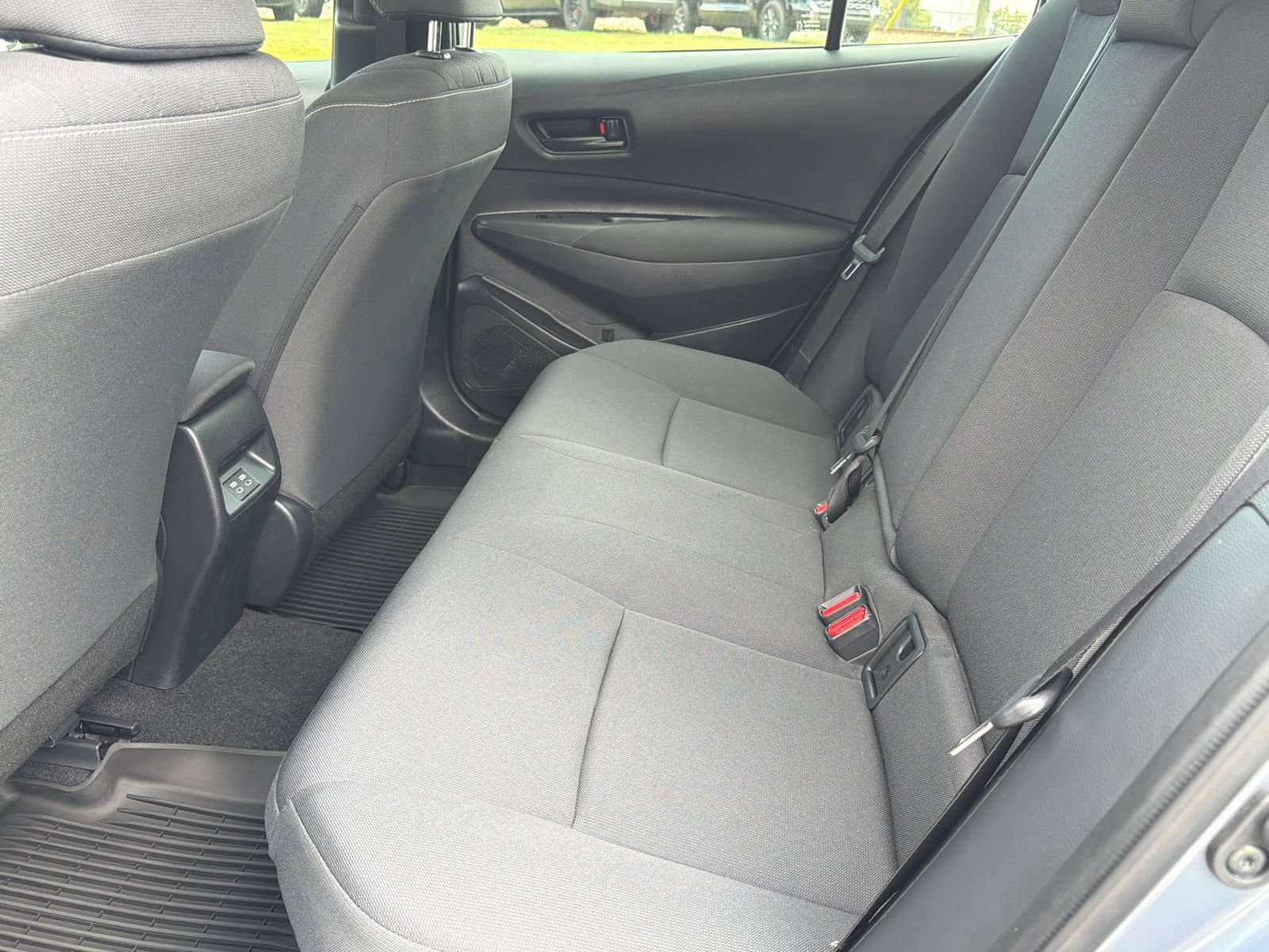 Used 2025 Toyota Corolla LE FWD image 23