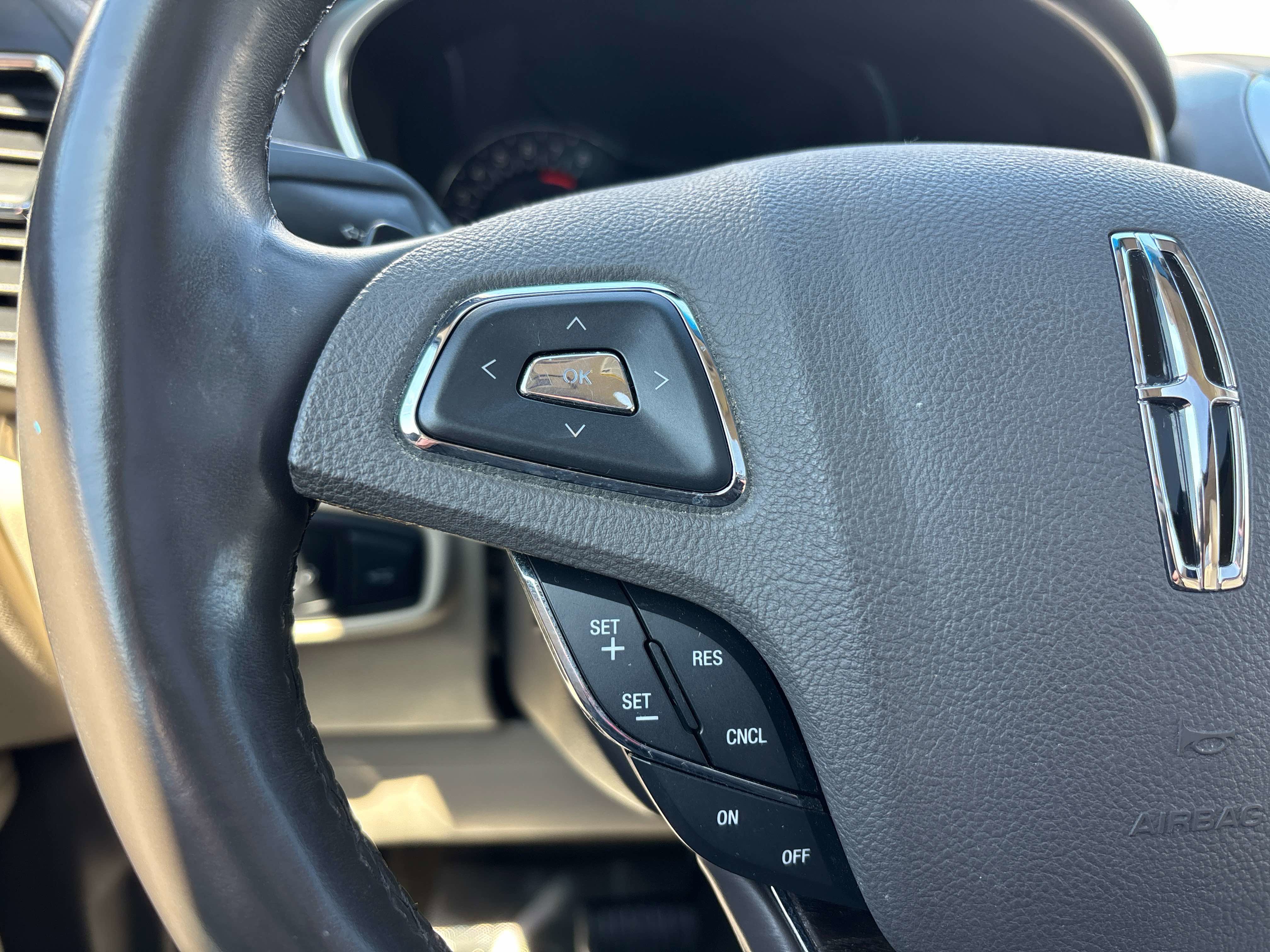 Used 2017 Lincoln MKX Reserve image 17