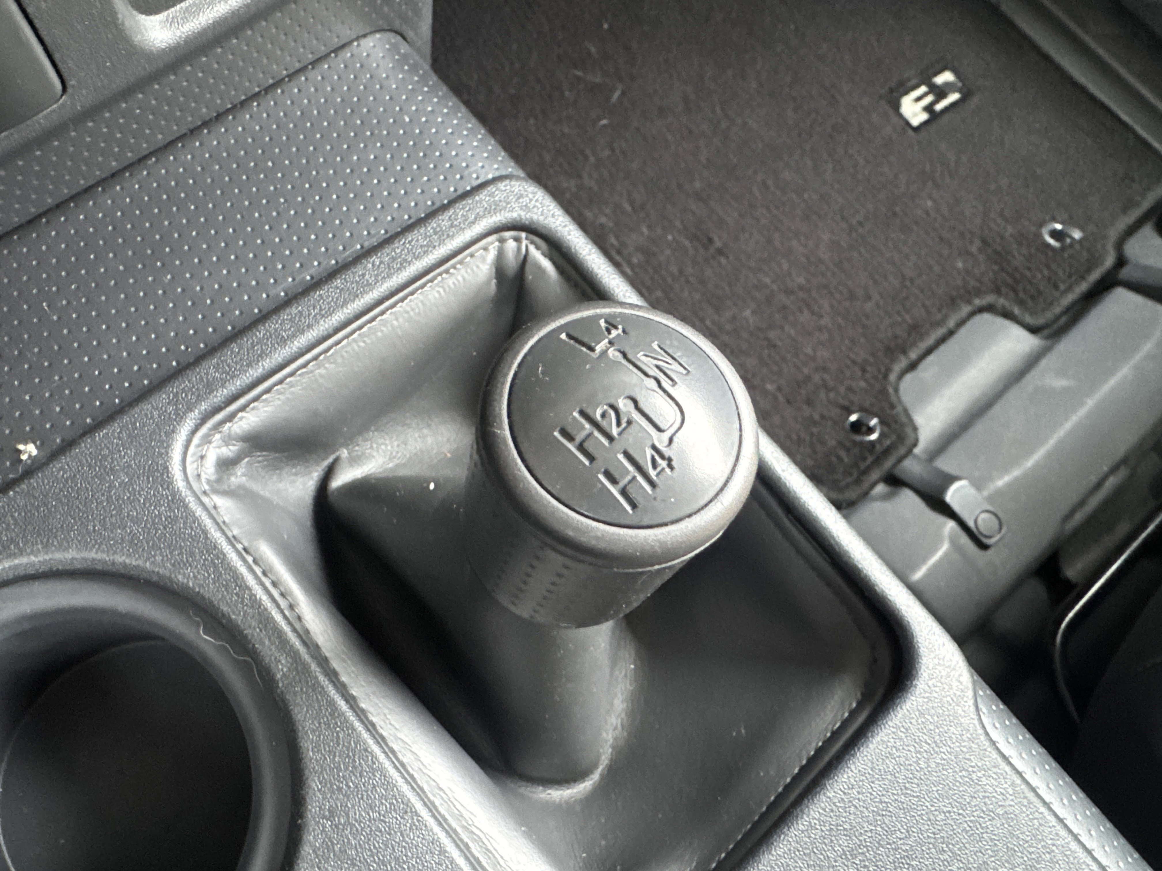 Used 2010 Toyota FJ Cruiser 4WD image 30