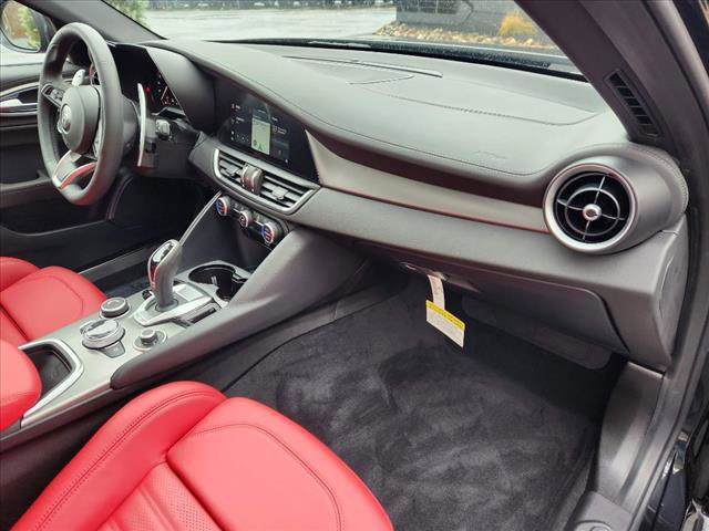 Used 2024 Alfa Romeo Giulia Veloce image 15