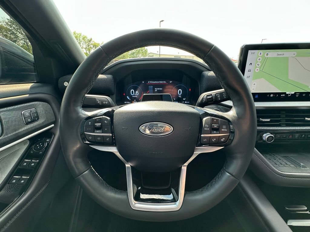 Used 2025 Ford Explorer Platinum w/ Ultimate Package AWD/4WD image 11