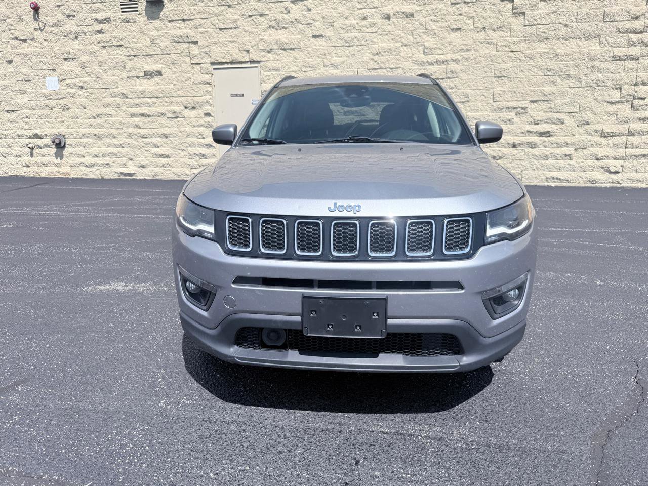 Used 2018 Jeep Compass Latitude w/ Popular Equipment Group AWD/4WD image 8