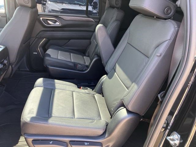 Used 2023 Chevrolet Suburban Z71 AWD/4WD image 25