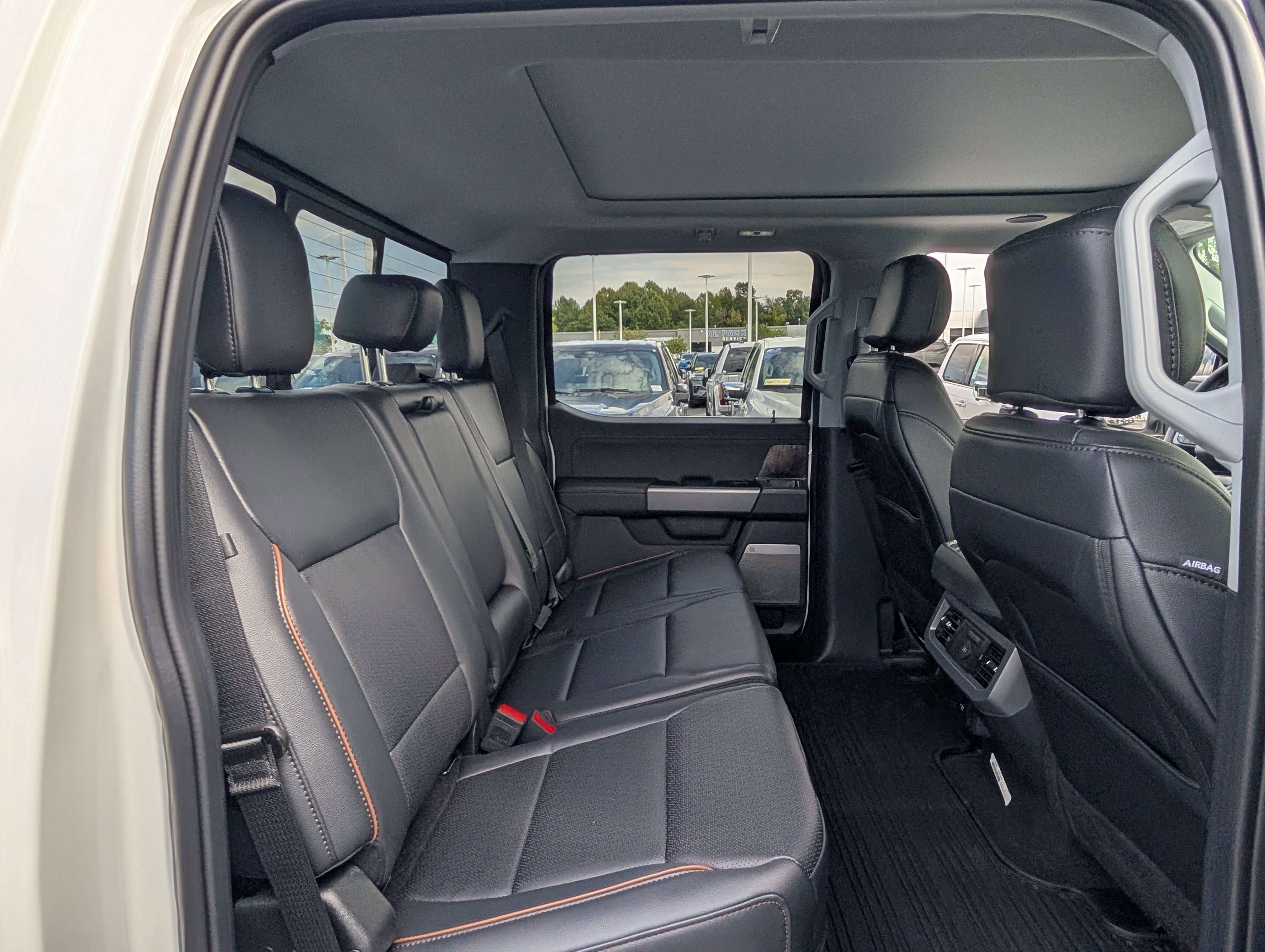 New 2026 Ford F350 Lariat w/ Lariat Ultimate Package image 8