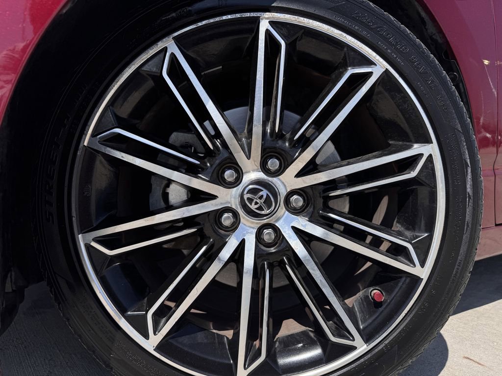 Used 2019 Toyota Avalon XSE w/ All Weather Liner Package image 9