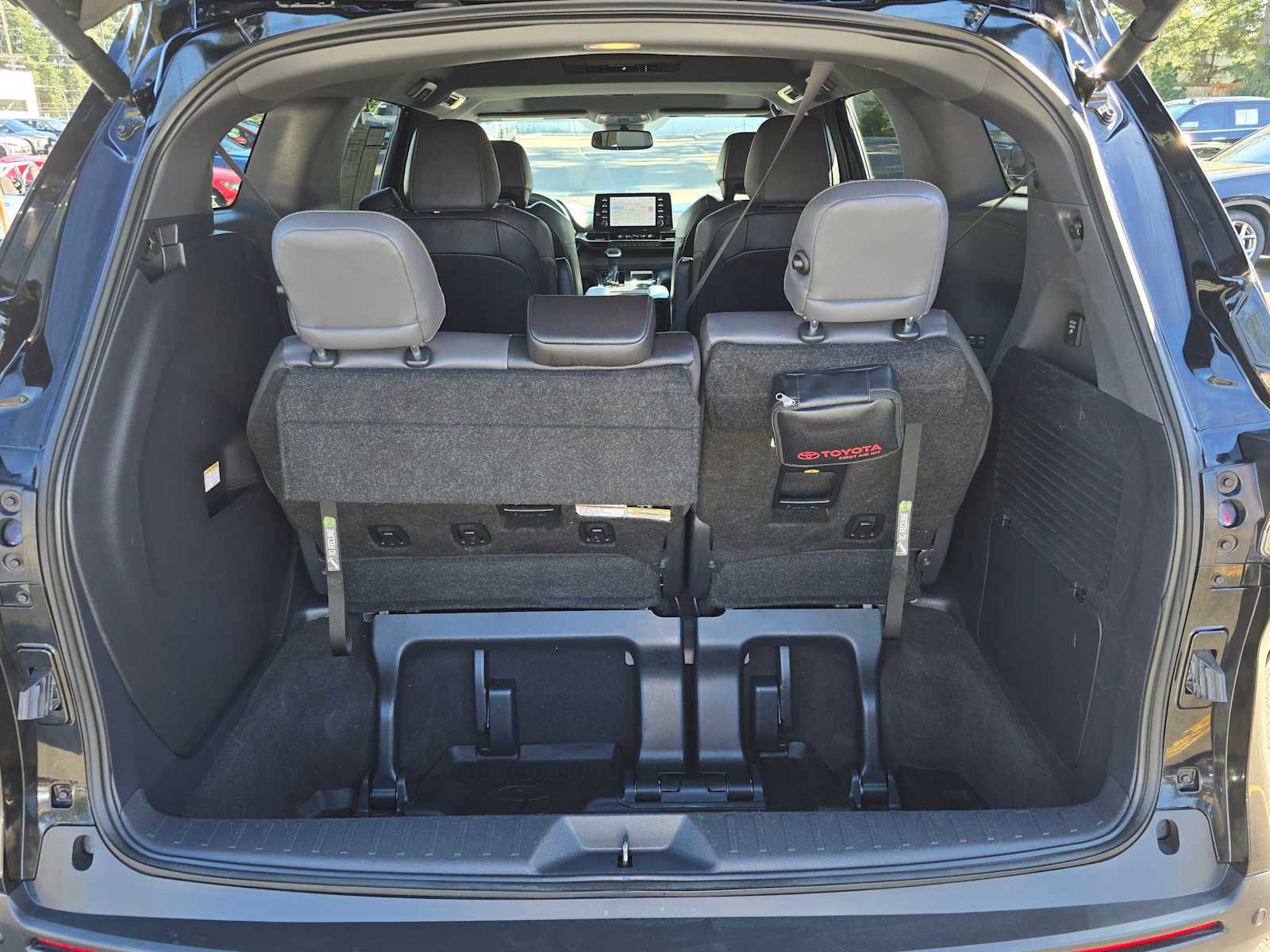 Used 2024 Toyota Sienna XLE Woodland Edition AWD/4WD image 14
