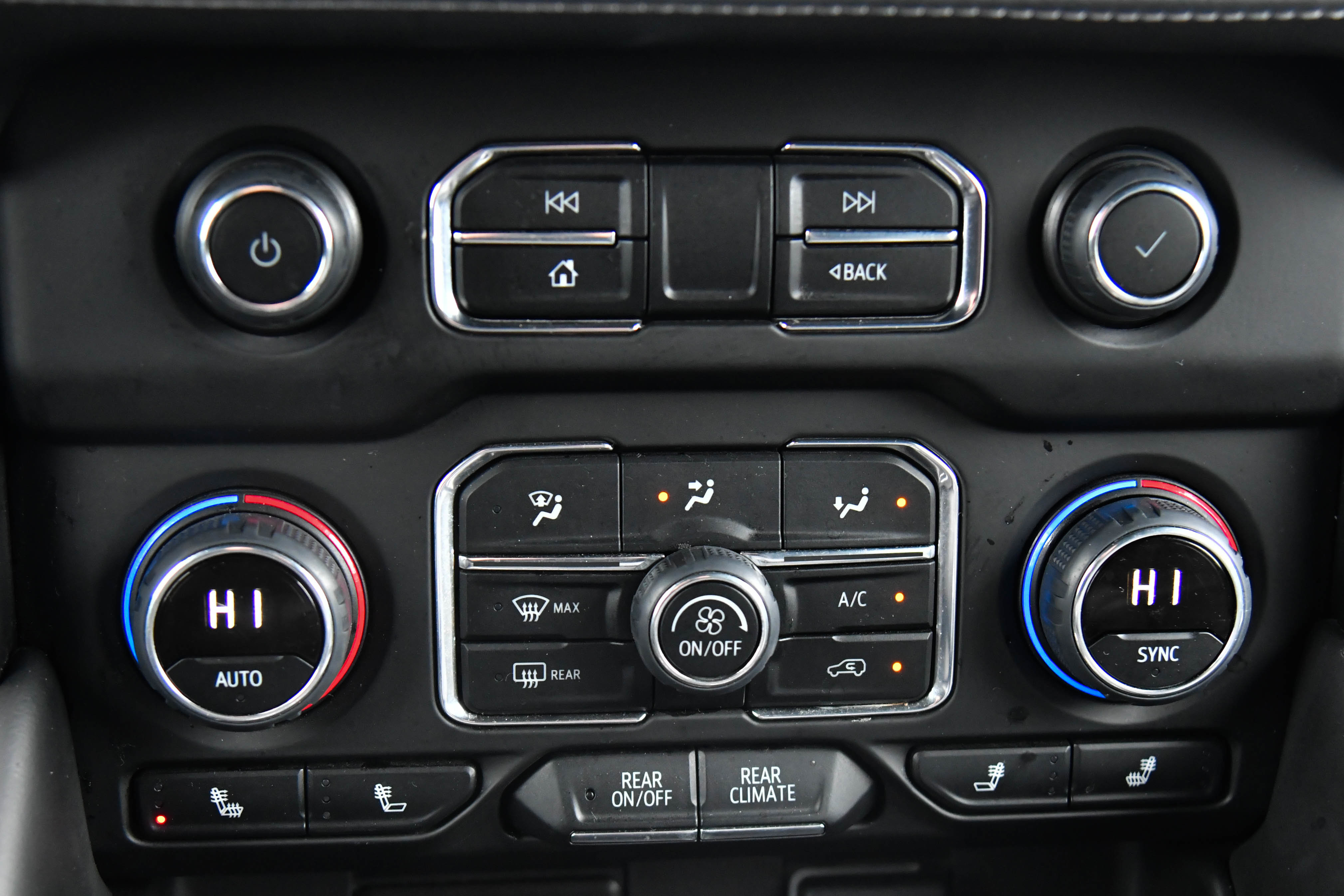 Used 2024 Chevrolet Tahoe LT image 25