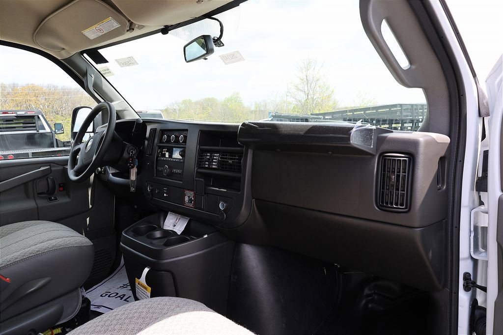 New 2026 Chevrolet Express 2500 w/ Driver Convenience Package RWD image 19