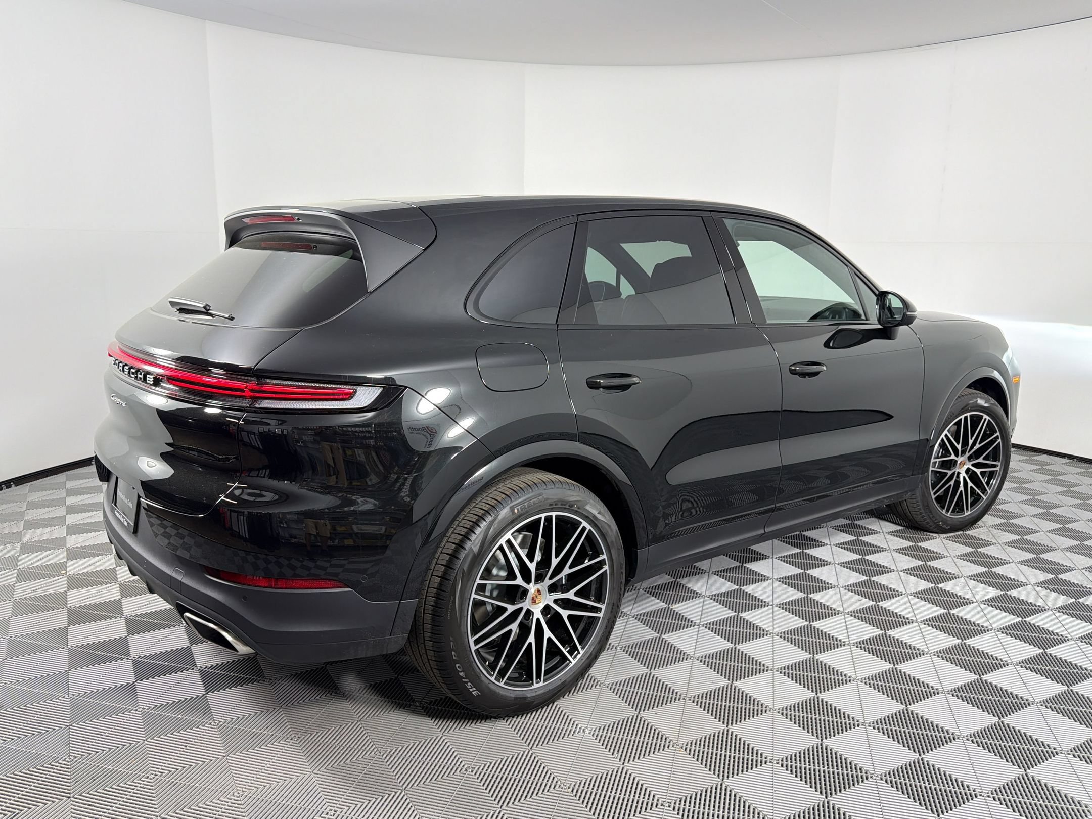 Used 2026 Porsche Cayenne AWD/4WD image 9