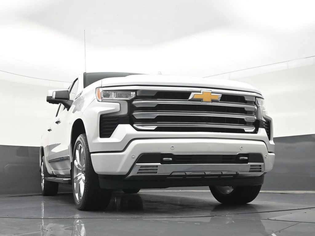 Used 2024 Chevrolet Silverado 1500 High Country w/ High Country Premium Package AWD/4WD image 30