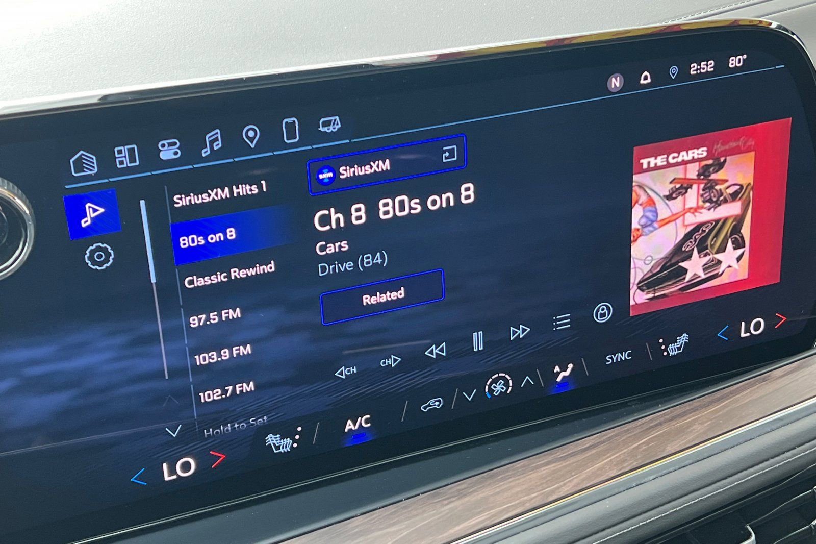 Used 2025 Chevrolet Suburban LT w/ Comfort Package image 23