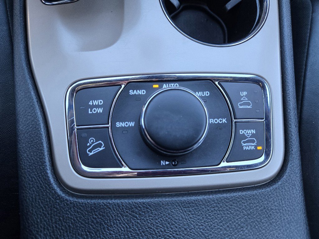 Used 2015 Jeep Grand Cherokee Limited image 23