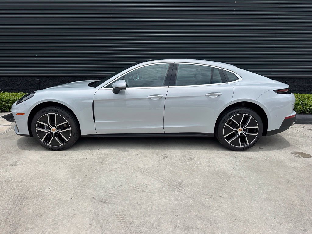 Used 2026 Porsche Panamera RWD image 2