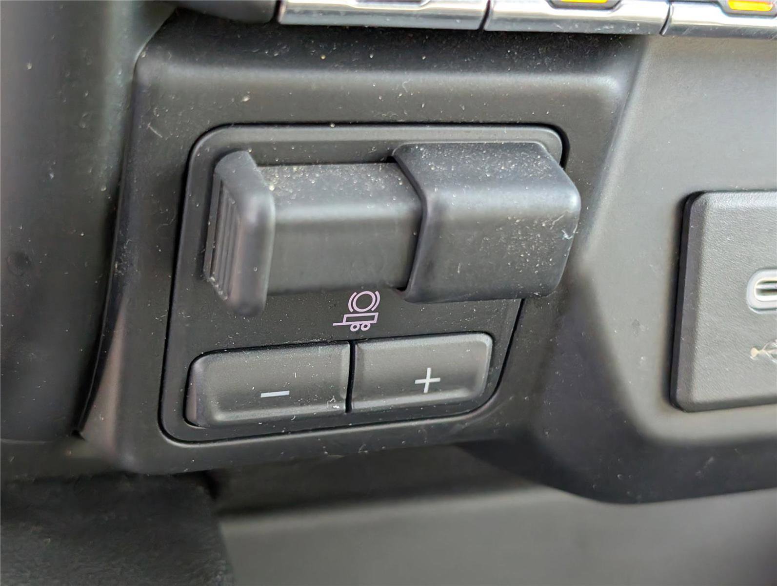 Used 2020 Chevrolet Silverado 1500 RST image 27