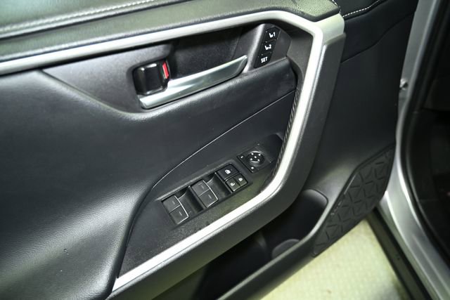 Used 2022 Toyota RAV4 Limited image 26