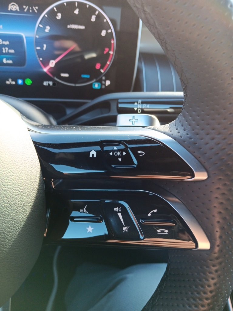 Used 2024 Mercedes-Benz GLC 300 4MATIC image 16