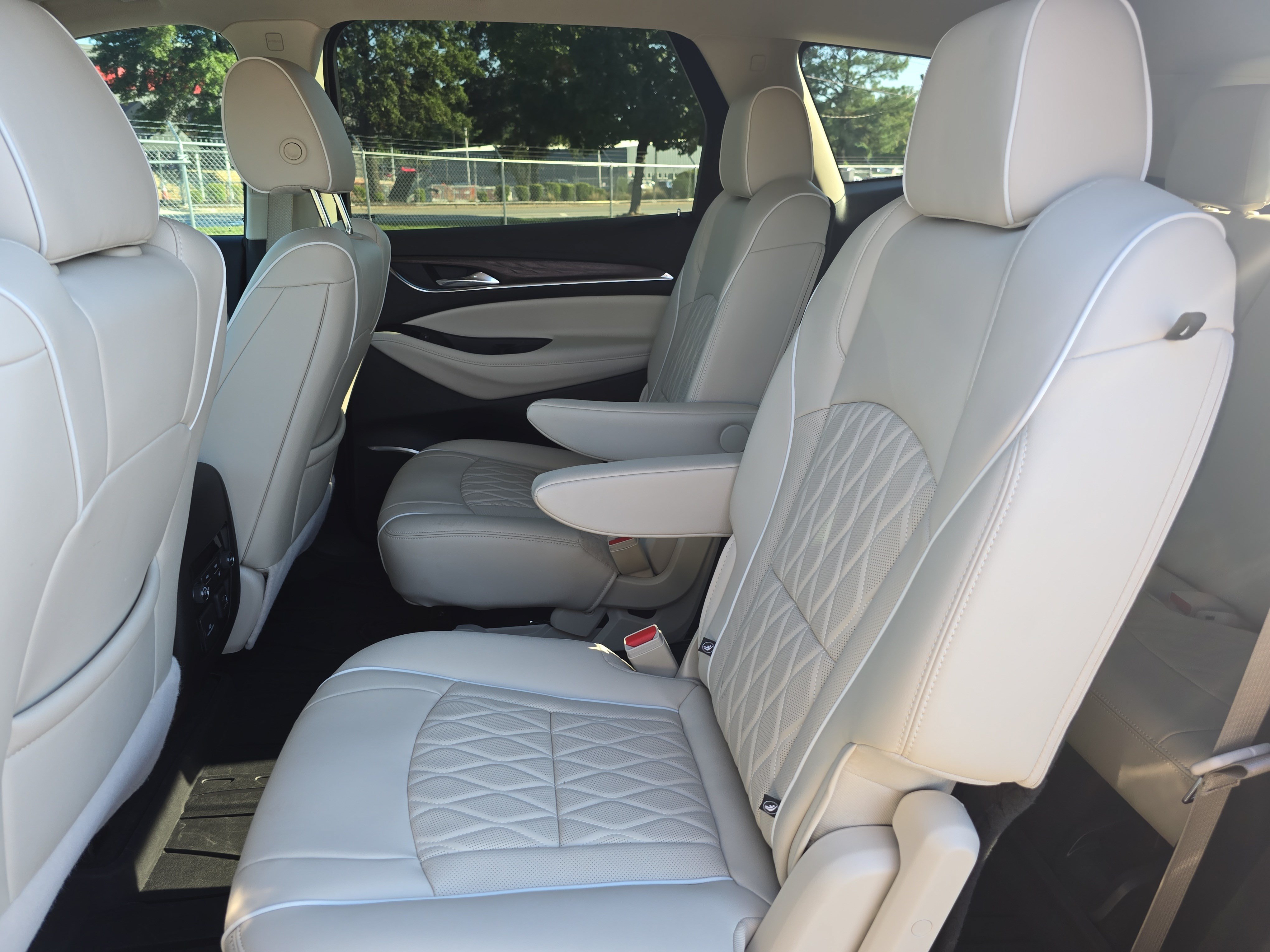 Used 2024 Buick Enclave Avenir w/ Avenir Technology Package FWD image 15
