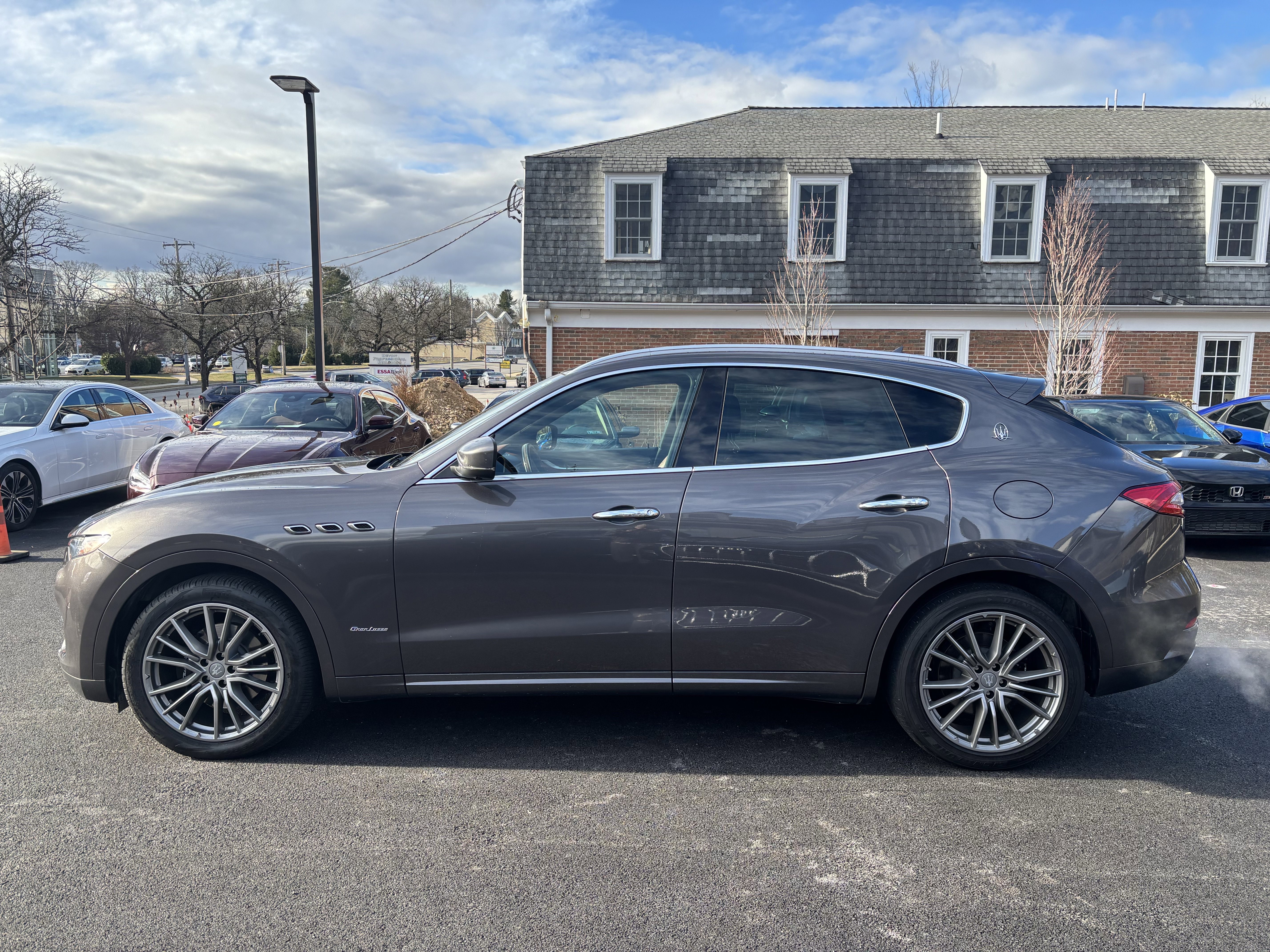Used 2019 Maserati Levante GranLusso image 2