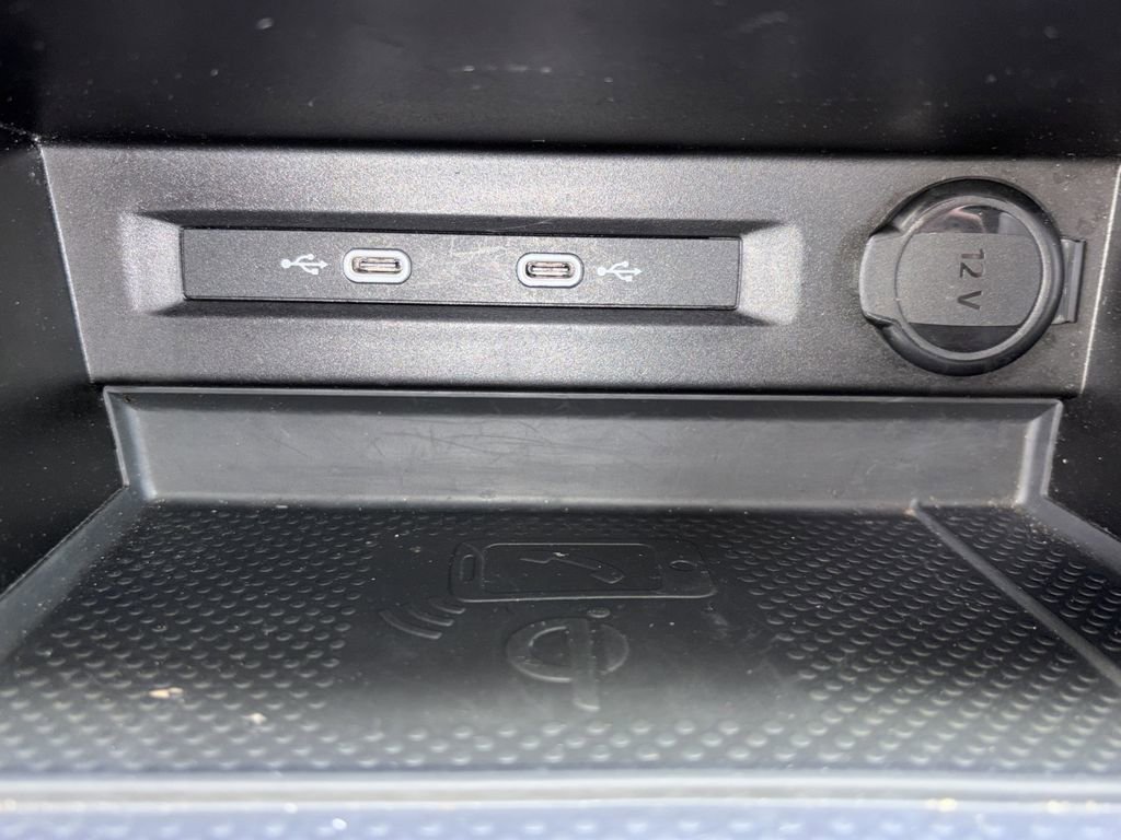 Certified 2023 Volkswagen Tiguan SE R-Line image 9