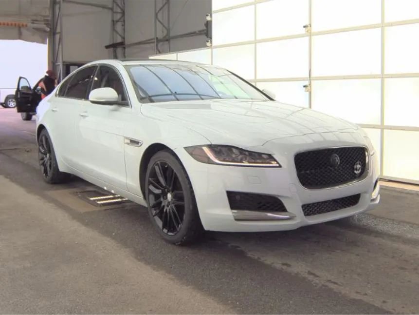 Used 2018 Jaguar XF Portfolio image 1