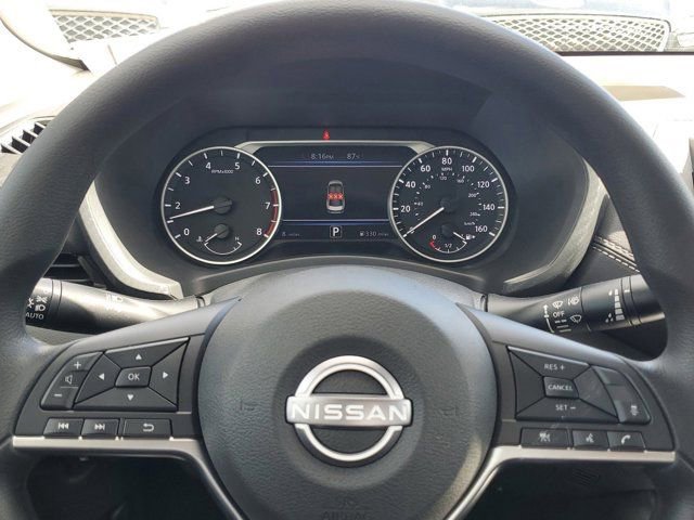 Used 2025 Nissan Sentra SV FWD image 9
