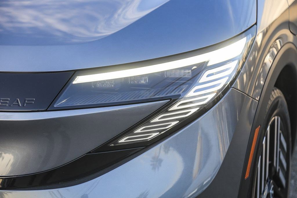 Used 2026 Nissan Leaf SV+ w/ Floor Mat Package (SV+) FWD image 4