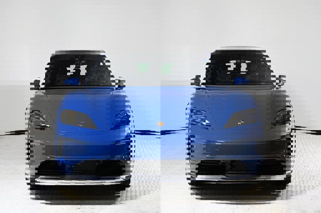 Certified 2025 Porsche Taycan 4 Cross Turismo image 10