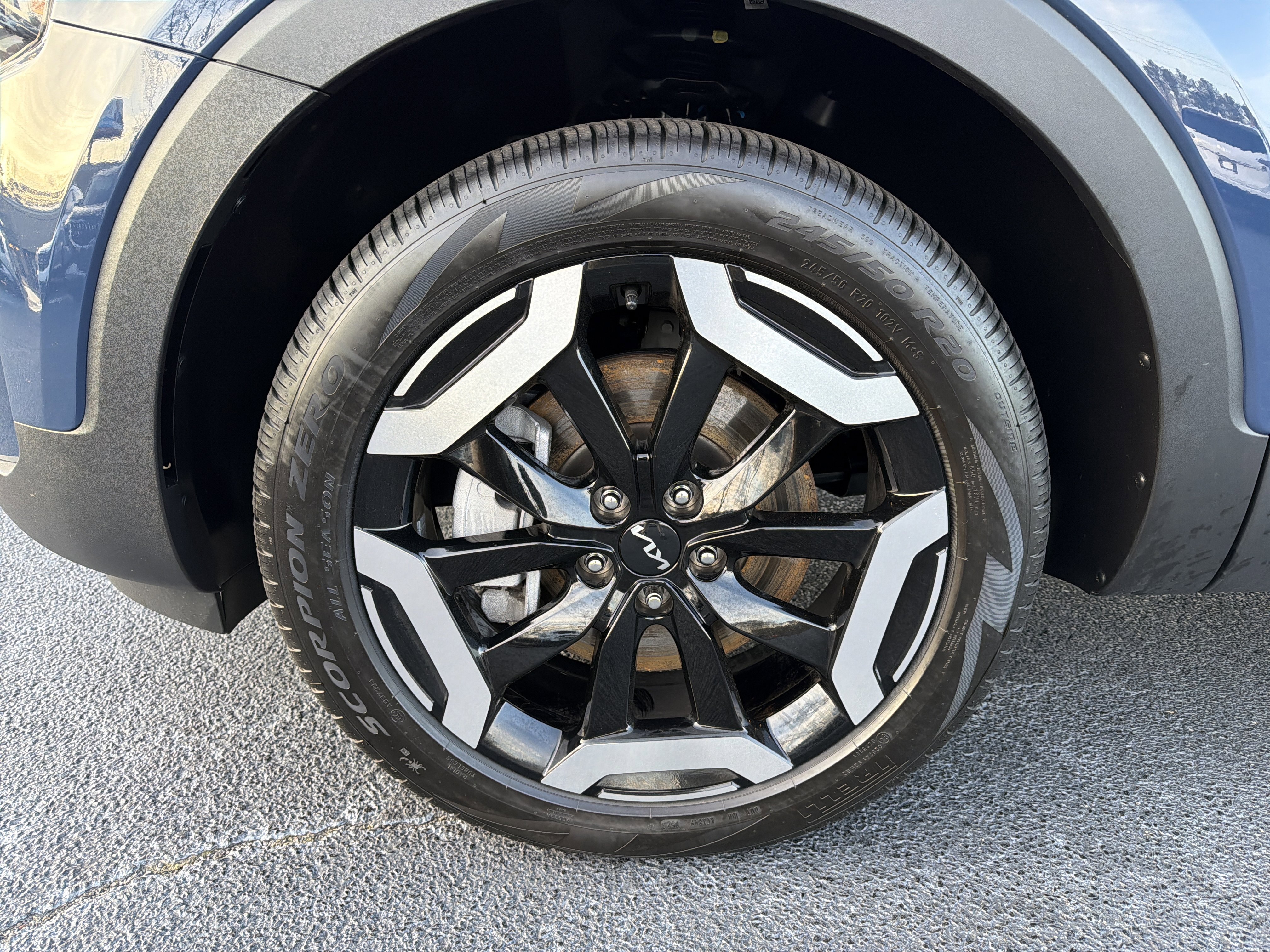 Used 2025 Kia Telluride EX image 11